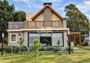 Venta de casa 5 ambientes Costa Esmeralda