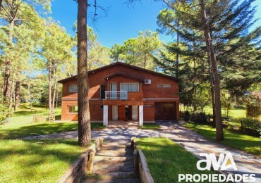 Venta de Casa 5 Ambientes en Carilo
