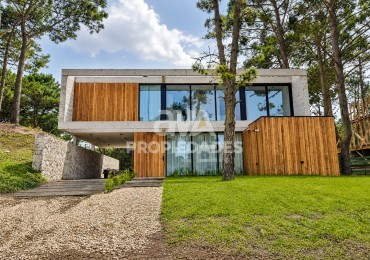 Venta de casa en Barrio Pioneros